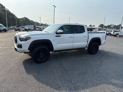 Used 2018 Toyota Tacoma TRD Pro AWD/4WD image 8