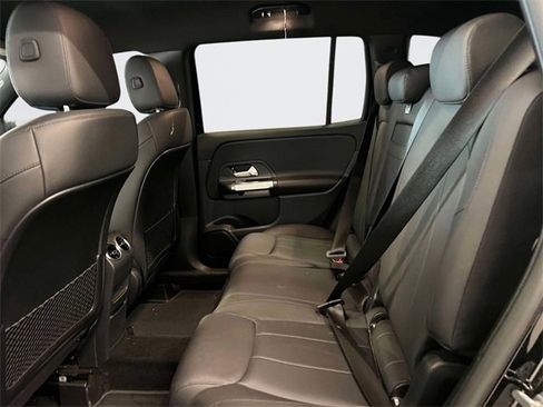 Used 2022 Mercedes-Benz GLB 250 4MATIC image 11