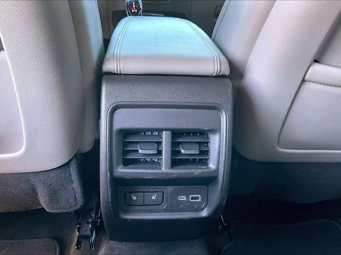 Used 2023 Cadillac XT4 Luxury w/ Cold Weather Package image 33