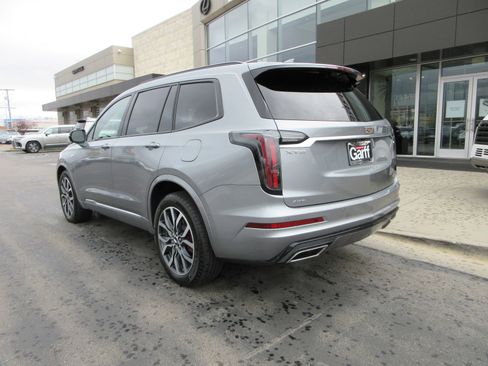 Used 2025 Cadillac XT6 Sport w/ Technology Package image 7