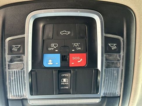 Used 2024 RAM 2500 Laramie AWD/4WD image 36