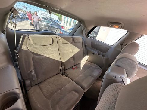 Used 2007 Toyota Sienna LE image 9