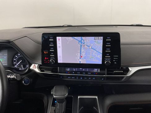Used 2022 Toyota Sienna XSE w/ XSE Plus Package FWD image 13
