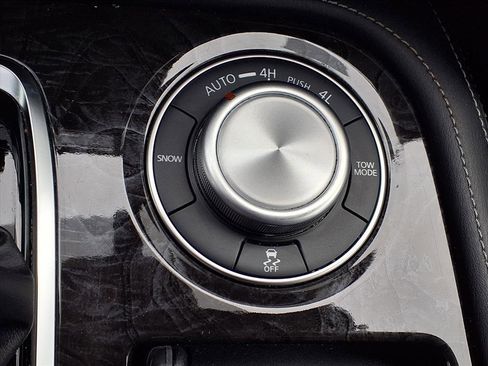 Used 2024 INFINITI QX80 Luxe image 8