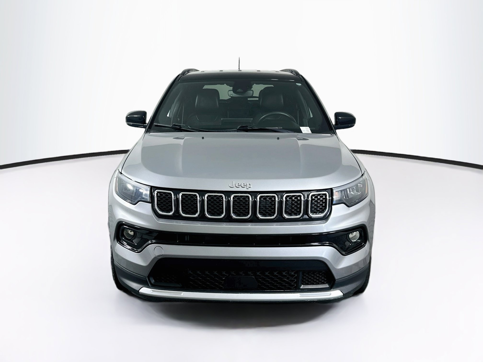Used 2023 Jeep Compass Limited AWD/4WD image 2