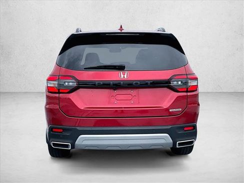 Used 2023 Honda Pilot Touring image 4