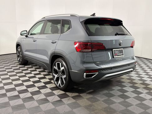 Used 2023 Volkswagen Taos SEL AWD/4WD image 2