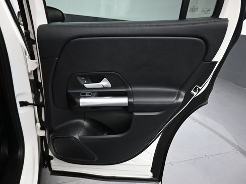 Used 2021 Mercedes-Benz GLA 250 image 36