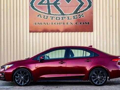 Used 2023 Toyota Corolla SE image 7