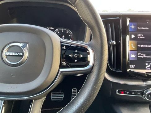 Used 2019 Volvo XC60 T5 R-Design FWD image 16