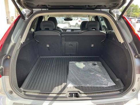 Certified 2024 Volvo XC60 B5 Plus w/ Protection Package Premier AWD/4WD image 24