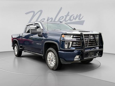 Used 2023 Chevrolet Silverado 2500 High Country w/ Safety Package II AWD/4WD image 3