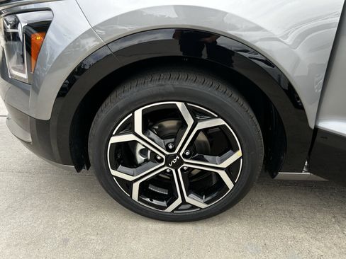 New 2025 Kia Niro EX Touring image 32