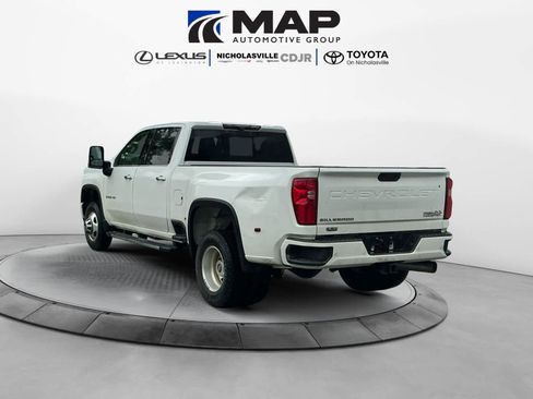 Used 2022 Chevrolet Silverado 3500 High Country w/ Technology Package AWD/4WD image 3