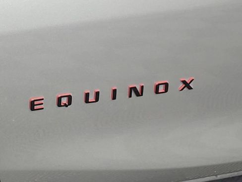 Used 2024 Chevrolet Equinox Premier AWD/4WD image 23