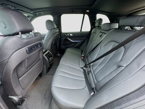 Used 2019 BMW X5 xDrive40i w/ Premium Package 2 AWD/4WD image 16