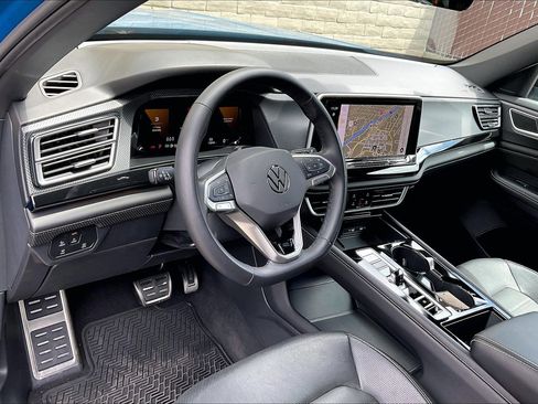 Certified 2025 Volkswagen Atlas Cross Sport SEL R-Line AWD/4WD image 14