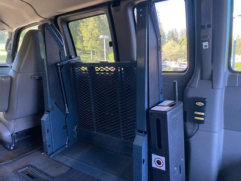 Used 2008 Chevrolet Express 1500 AWD Passenger w/ LT Preferred Equipment Group image 18