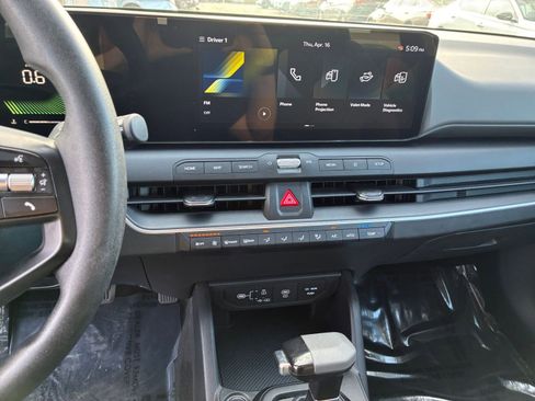 Used 2025 Kia K4 LXS FWD image 17