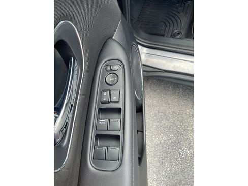 Used 2018 Honda HR-V EX image 13