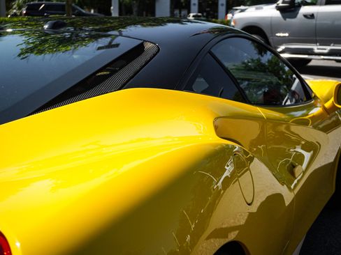 Used 2018 Ferrari 488 GTB RWD image 11