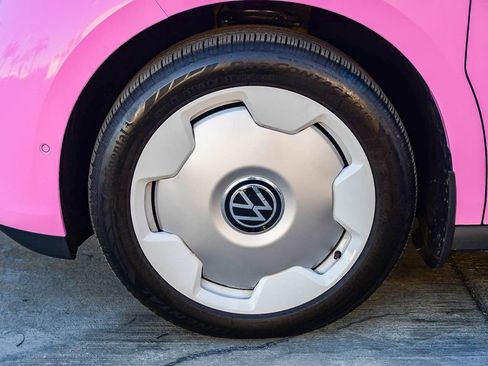 Used 2025 Volkswagen ID. Buzz 1st Edition image 11