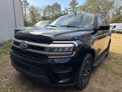 Used 2024 Ford Expedition XLT image 6