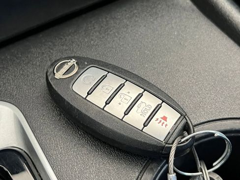 Used 2025 Nissan Altima 2.5 SV FWD image 25