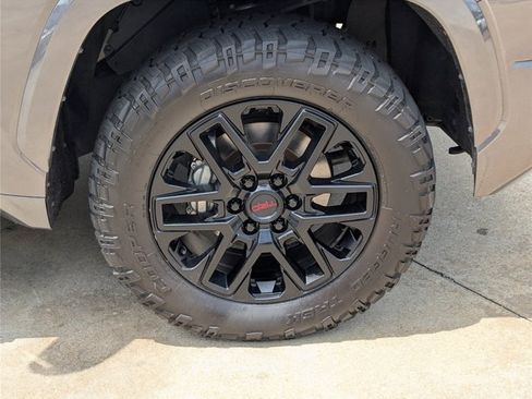 Used 2022 Toyota Tundra SR5 w/ TRD Sport Package AWD/4WD image 15