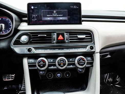 Used 2022 Genesis G70 3.3T image 26