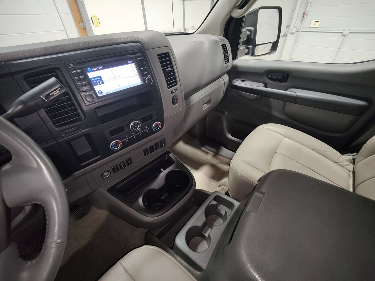 Used 2015 Nissan NV 3500 SL w/ Technology Package RWD image 32