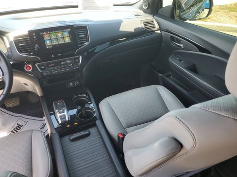 Used 2020 Honda Passport Touring image 16