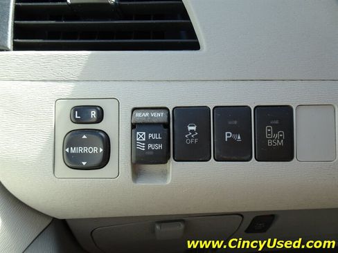 Used 2014 Toyota Sienna XLE FWD image 33