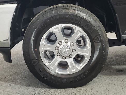 Used 2024 RAM 2500 Big Horn w/ Level 2 Equipment Group image 8