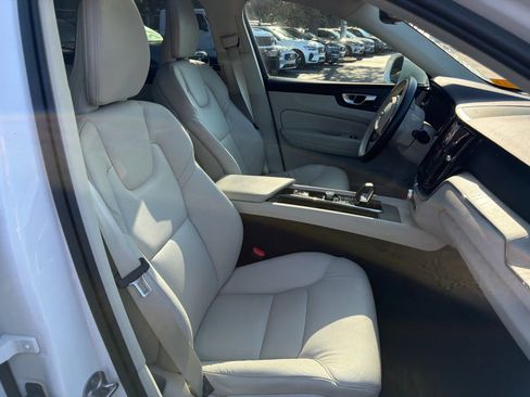 Certified 2023 Volvo XC60 B5 Plus image 17