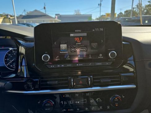 New 2025 Nissan Pathfinder SV w/ Black Appearance Package image 22