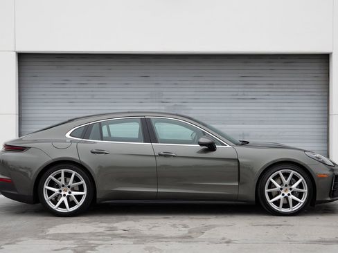 Certified 2024 Porsche Panamera 4 image 8