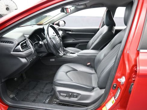 Used 2021 Toyota Camry SE FWD image 11