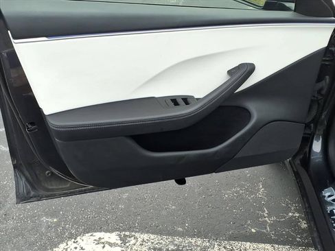 Used 2025 Tesla Model 3 Long Range RWD image 15