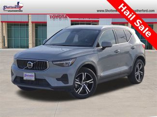 Used 2024 Volvo XC40 B5 Core video 1