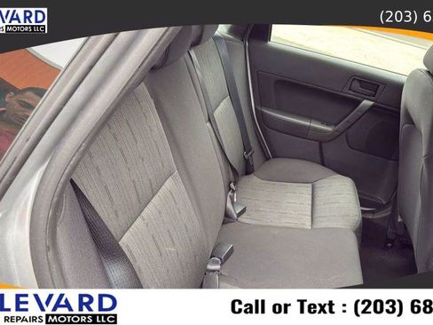 Used 2010 Ford Focus SE image 30