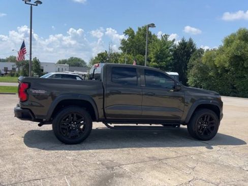 Used 2025 Chevrolet Colorado Trail Boss AWD/4WD image 9