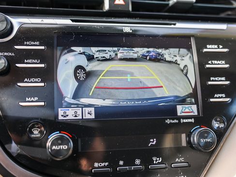 Certified 2019 Toyota Camry XLE FWD image 15