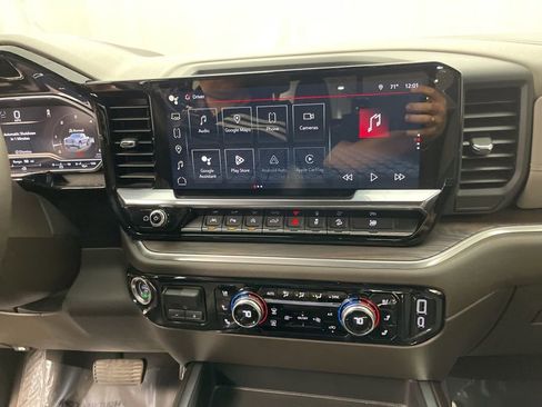 Used 2024 GMC Sierra 1500 SLT w/ SLT Premium Plus Package image 18