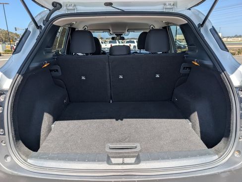 Used 2025 Nissan Kicks SV FWD image 8