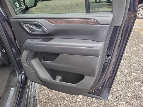 Used 2023 Chevrolet Suburban LT image 33