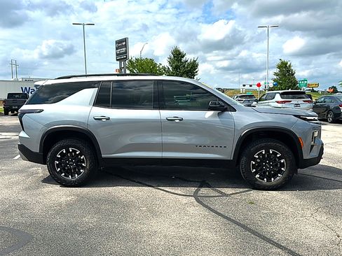 Used 2025 Chevrolet Traverse Z71 AWD/4WD image 9