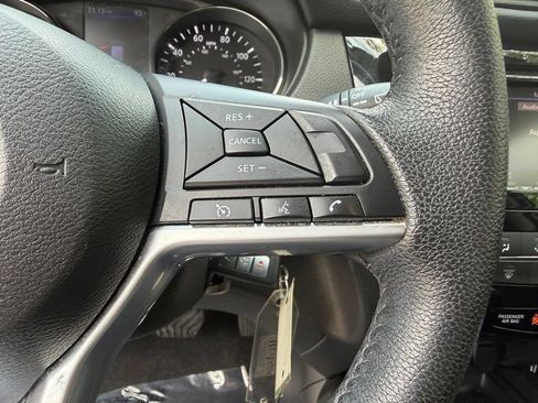 Used 2019 Nissan Rogue S w/ Special Edition Package FWD image 24