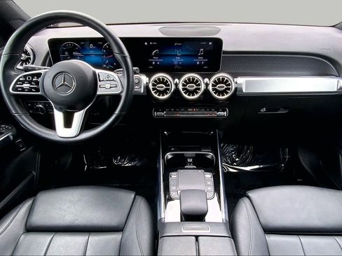 Used 2021 Mercedes-Benz GLB 250 4MATIC image 16
