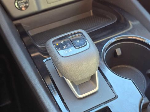 Used 2024 Nissan Rogue SV AWD/4WD image 36